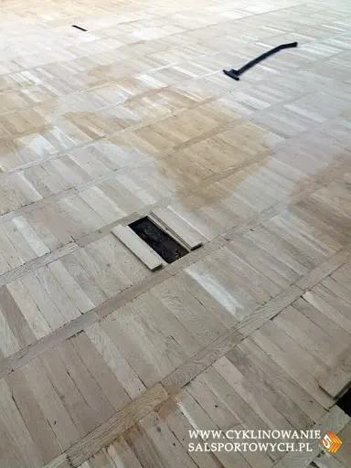Cyklinowanie sal sportowych